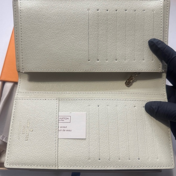 Louis Vuitton Damier Azur Wallet - Picture 3 of 6